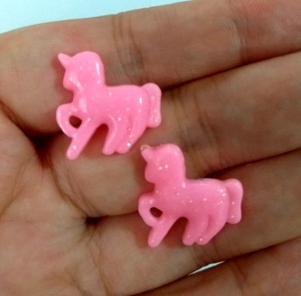 Brinco Mini Unicórnio Rosa com Glitter