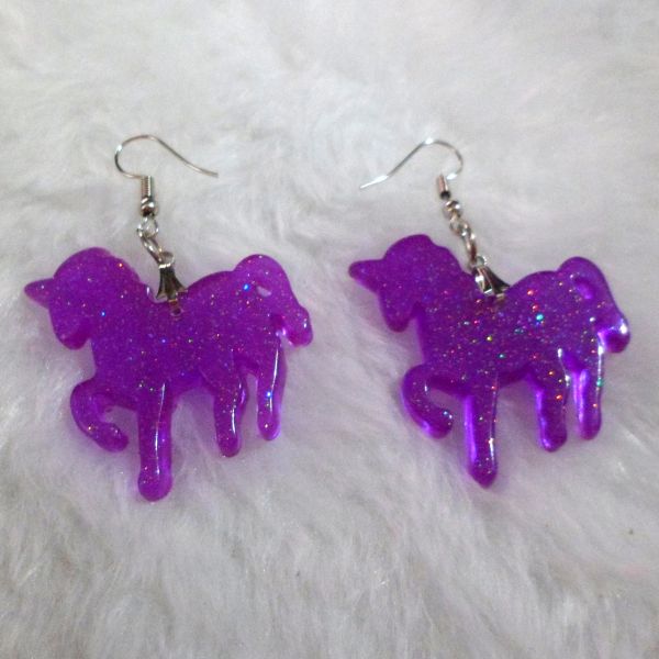Brinco Unicórnio Fofo Roxo Holográfico