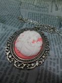Camafeu Skull Lady Branco e Rosa Níquel