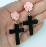 Brinco Cruz e Rosas Pastelgoth