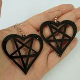 Brinco Pentagrama Coração Preto