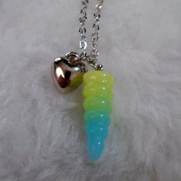 Colar Chifre de Unicórnio Mini Verde com Azul