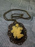 Camafeu Fada Creme e Preto Ouro Velho